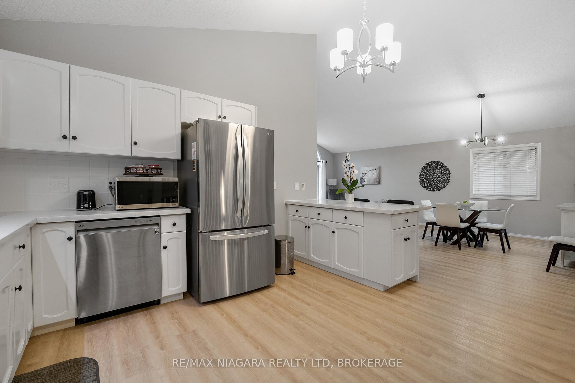 Photo 14 of 53 Aspen Drive, Grimsby, Grimsby West — HOMEH