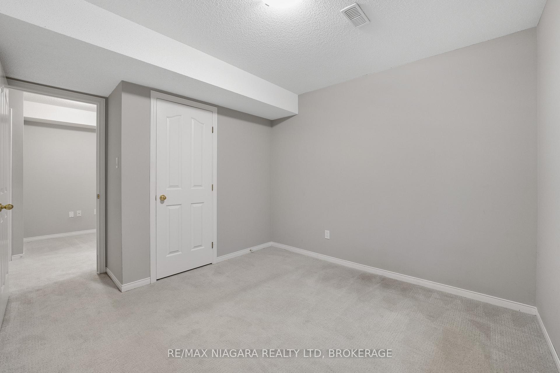 Photo 30 of 53 Aspen Drive, Grimsby, Grimsby West — HOMEH