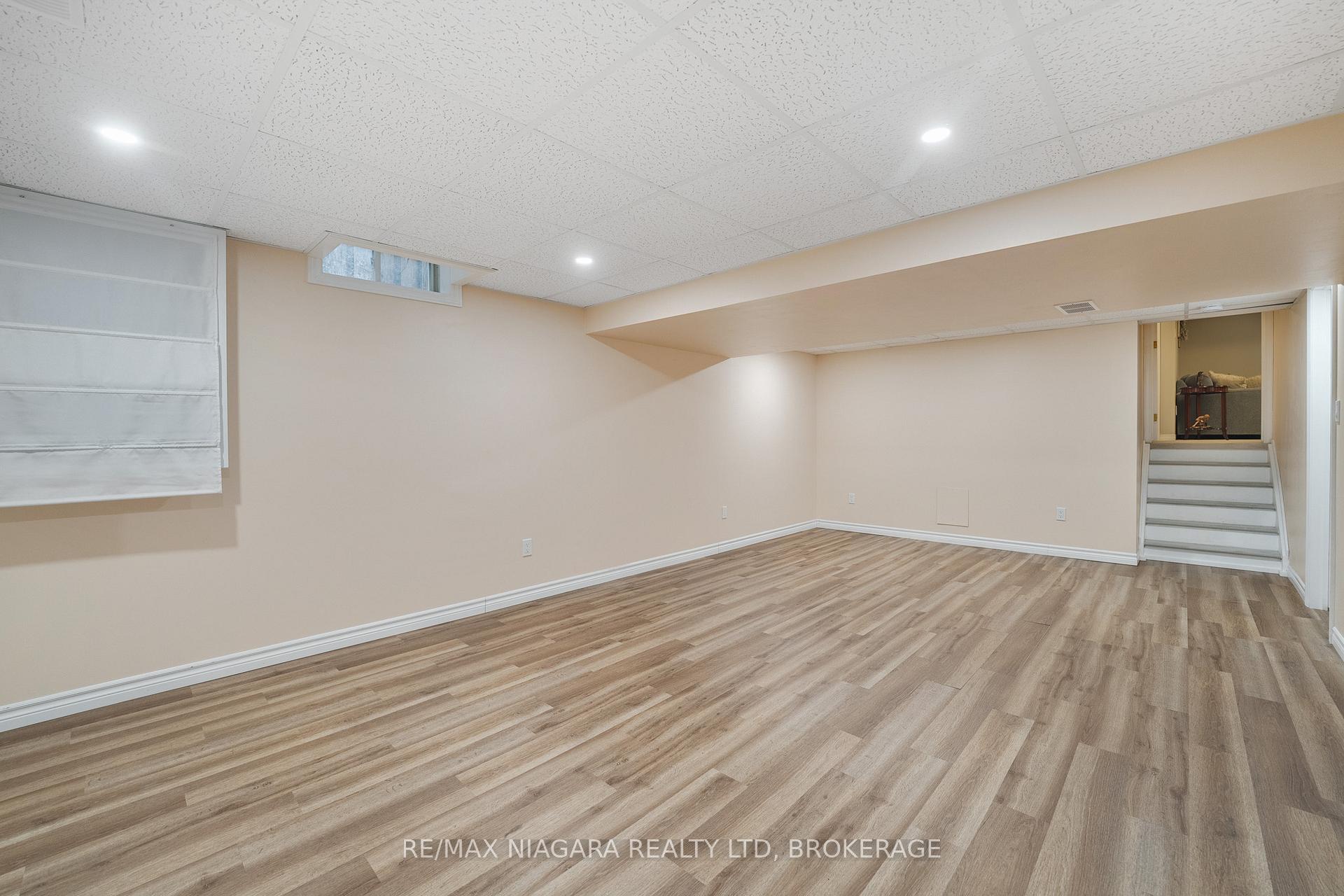 Photo 32 of 53 Aspen Drive, Grimsby, Grimsby West — HOMEH