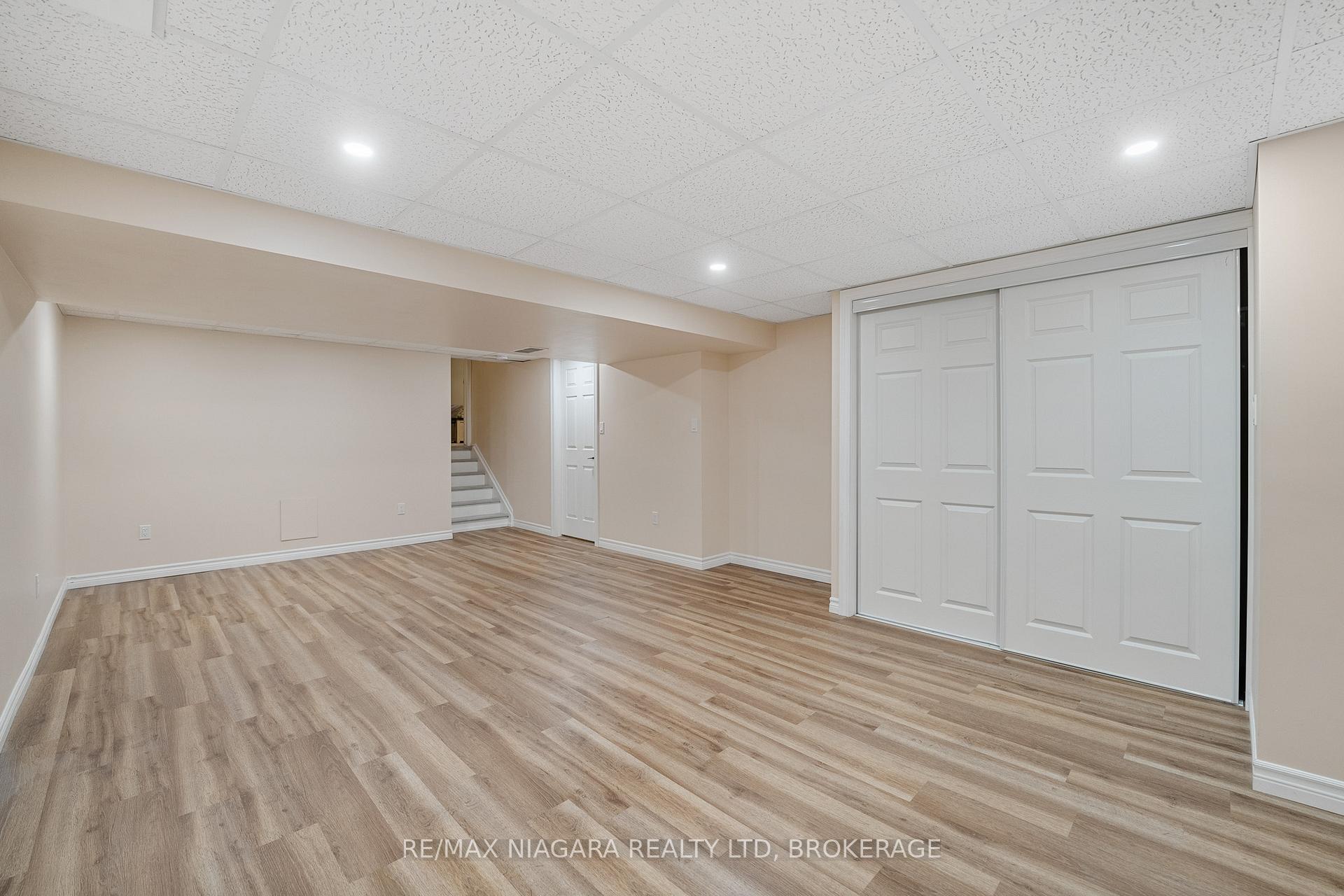 Photo 33 of 53 Aspen Drive, Grimsby, Grimsby West — HOMEH