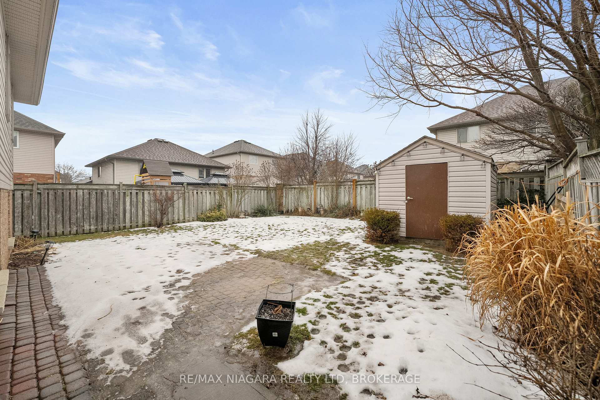 Photo 35 of 53 Aspen Drive, Grimsby, Grimsby West — HOMEH
