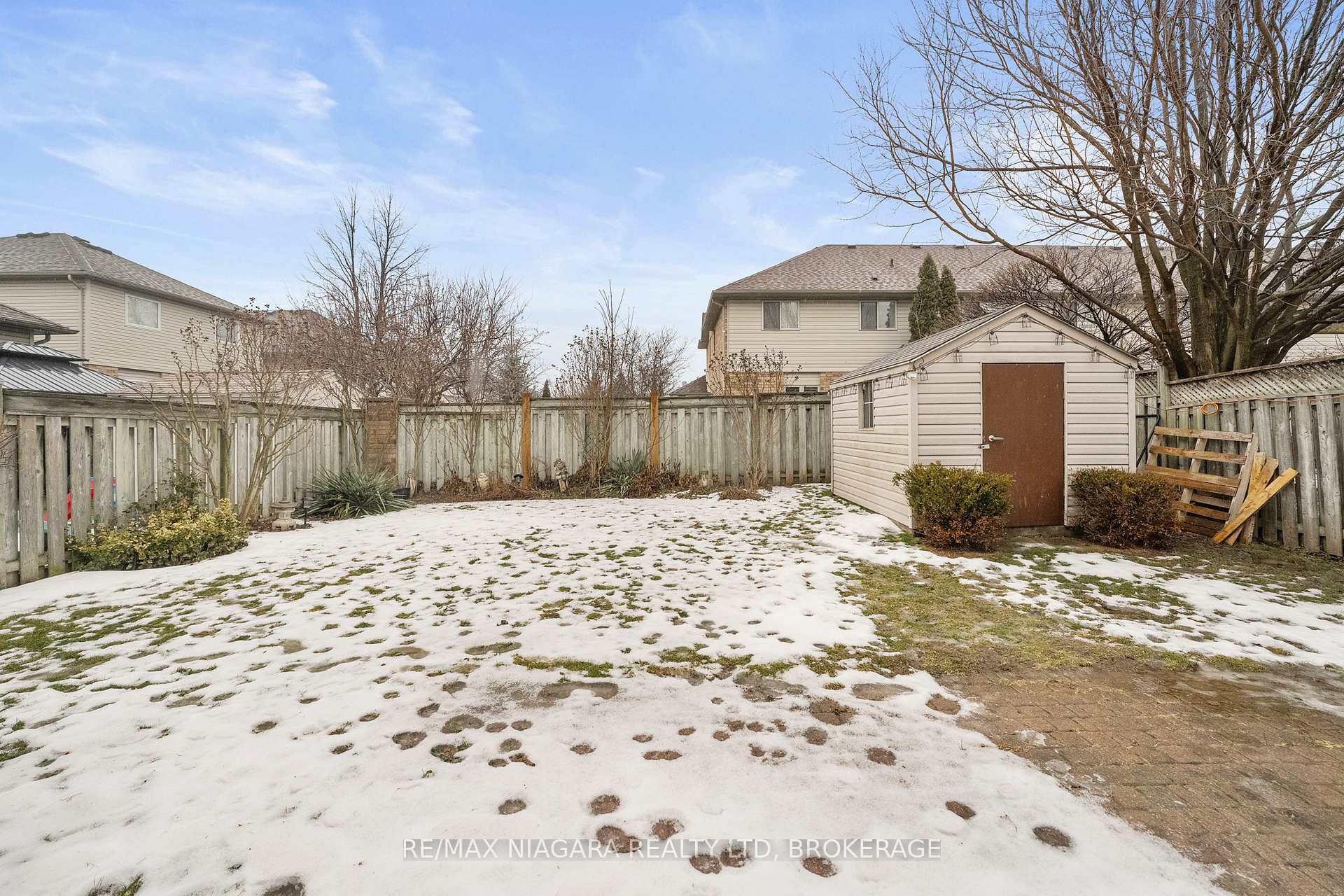 Photo 36 of 53 Aspen Drive, Grimsby, Grimsby West — HOMEH
