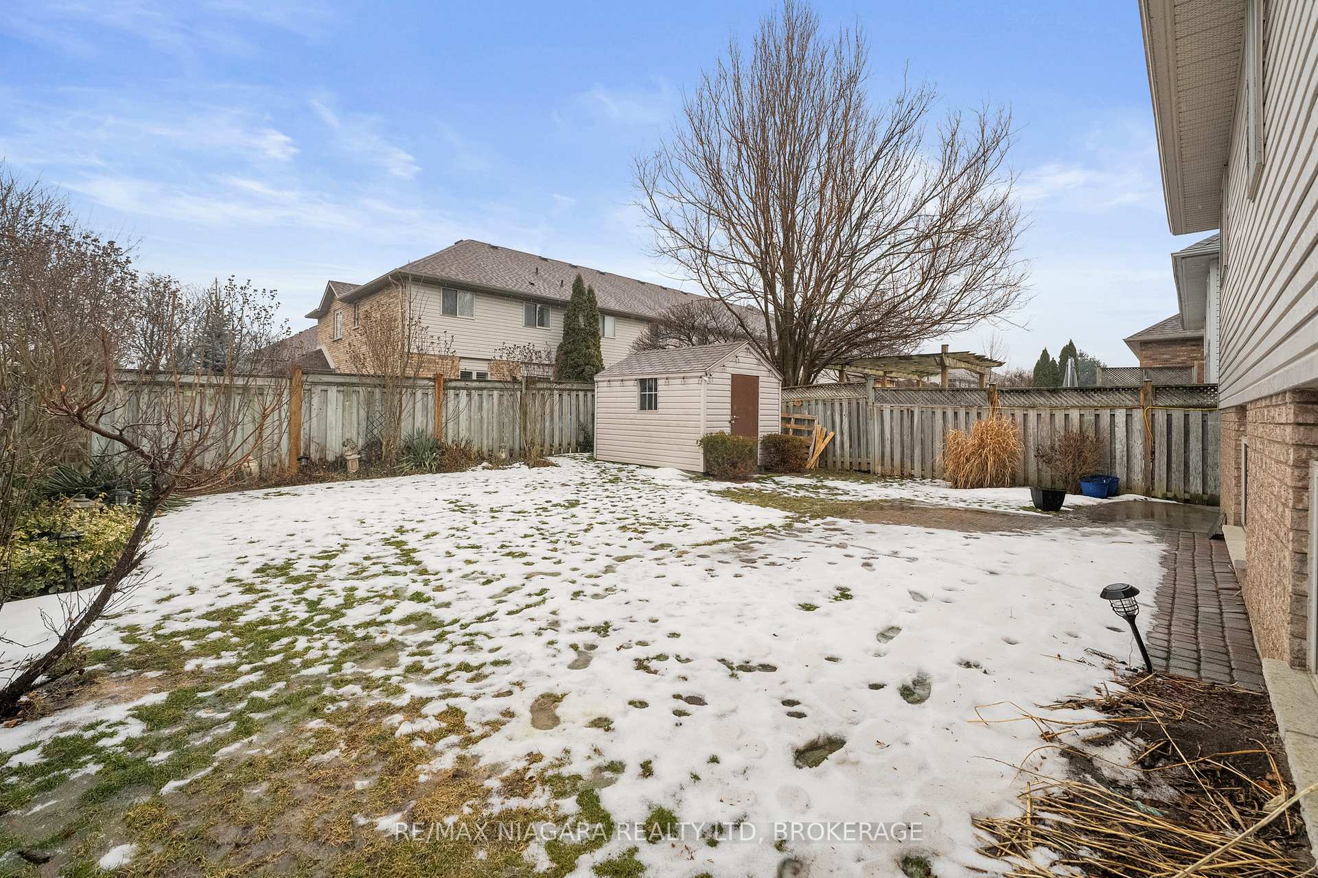 Photo 37 of 53 Aspen Drive, Grimsby, Grimsby West — HOMEH