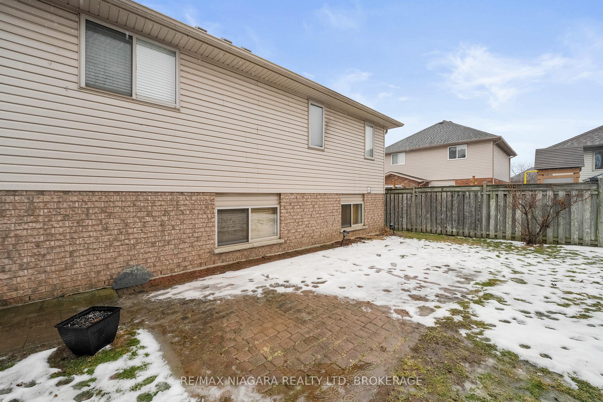 Photo 39 of 53 Aspen Drive, Grimsby, Grimsby West — HOMEH