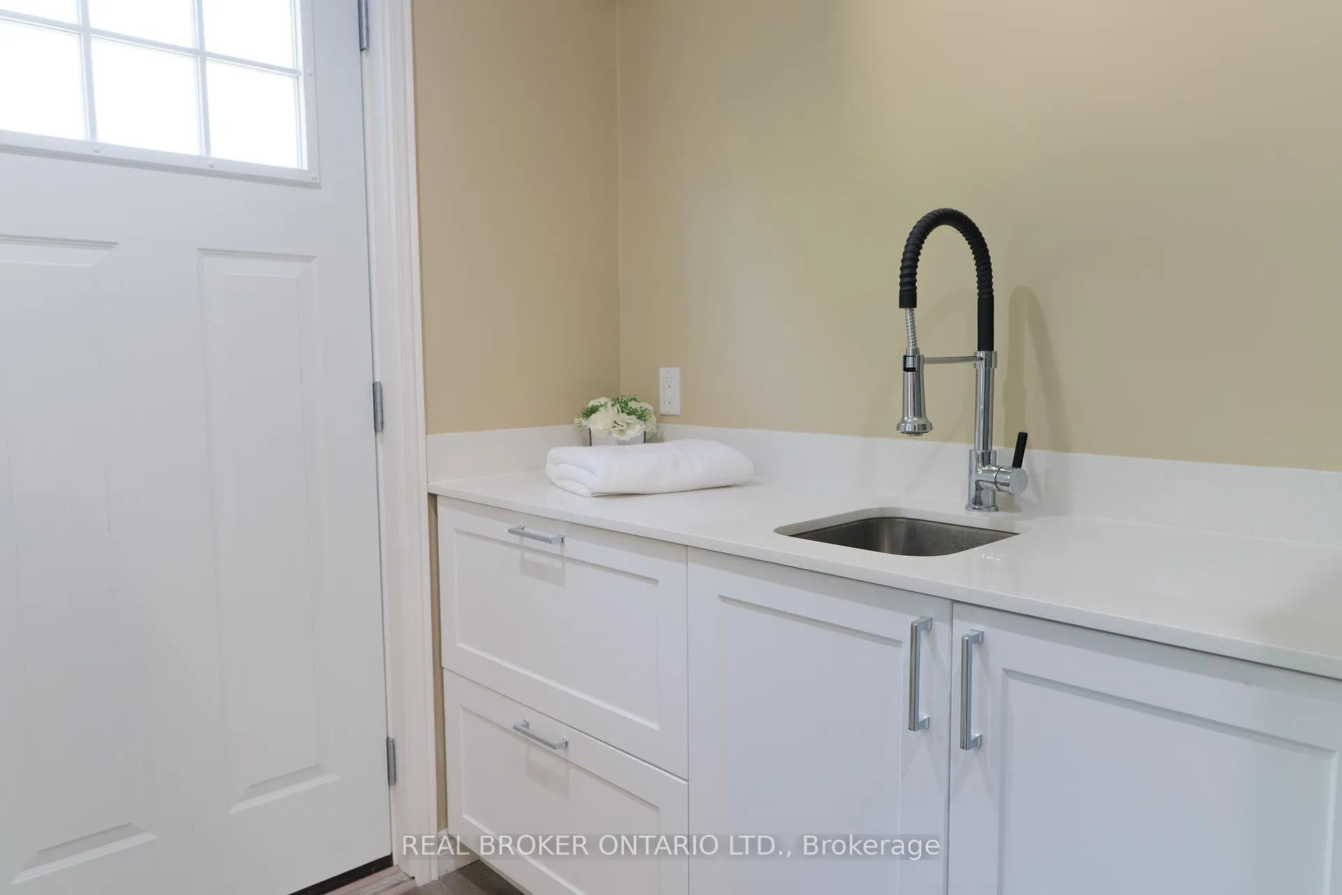 Photo 38 of 39 Cloverhill Road, Hamilton, Southam — HOMEH