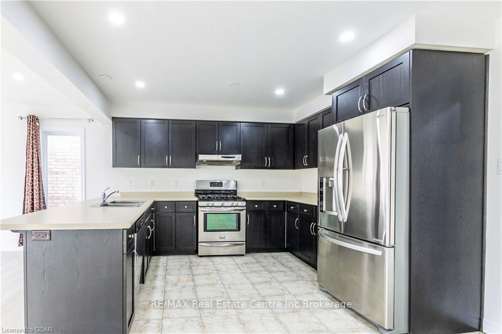 Photo 9 of 7 Goldenview Drive, Guelph, Victoria North — HOMEH