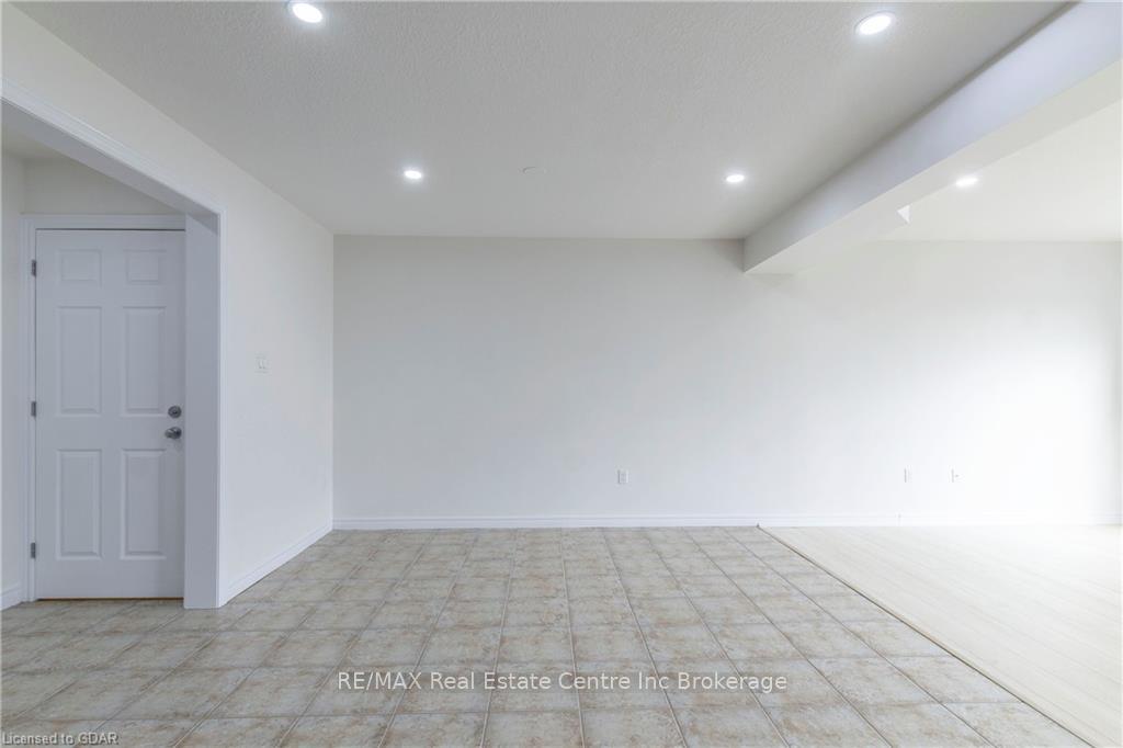 Photo 13 of 7 Goldenview Drive, Guelph, Victoria North — HOMEH