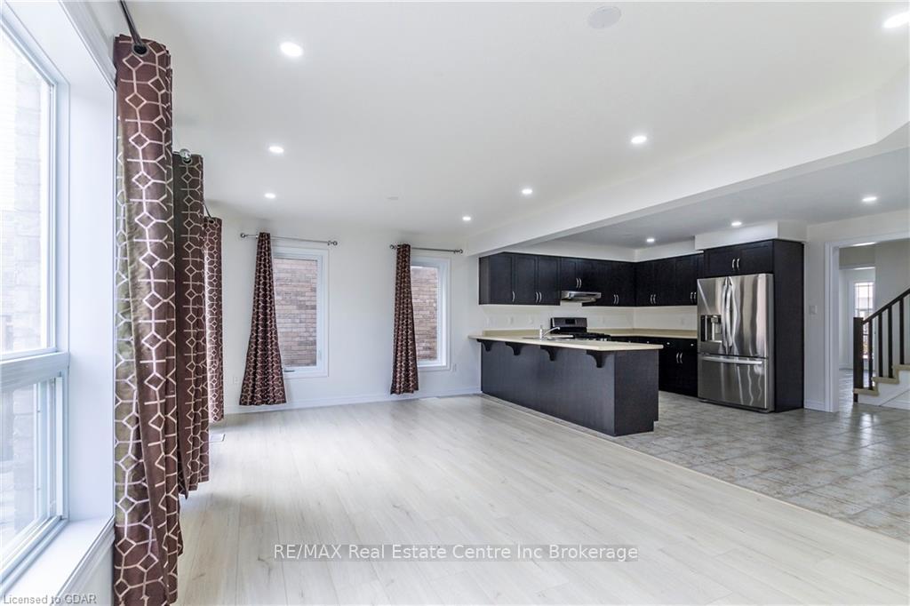 Photo 16 of 7 Goldenview Drive, Guelph, Victoria North — HOMEH