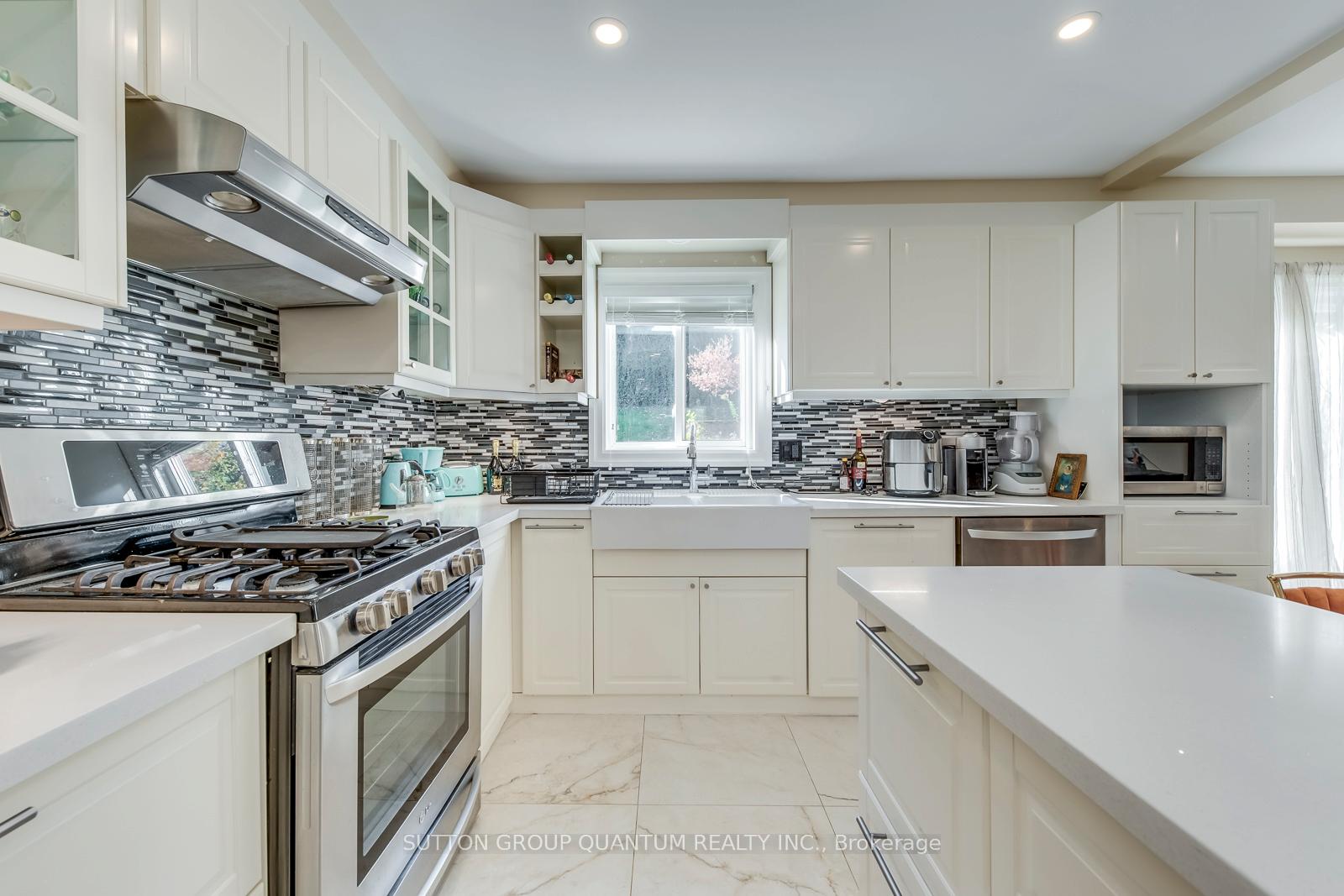 Photo 12 of 10 Anne Court, Grimsby, Grimsby Beach — HOMEH
