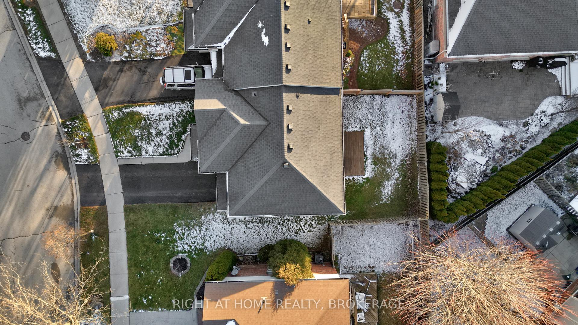 Photo 2 of 3 Arrowhead Lane, Grimsby, Grimsby East — HOMEH