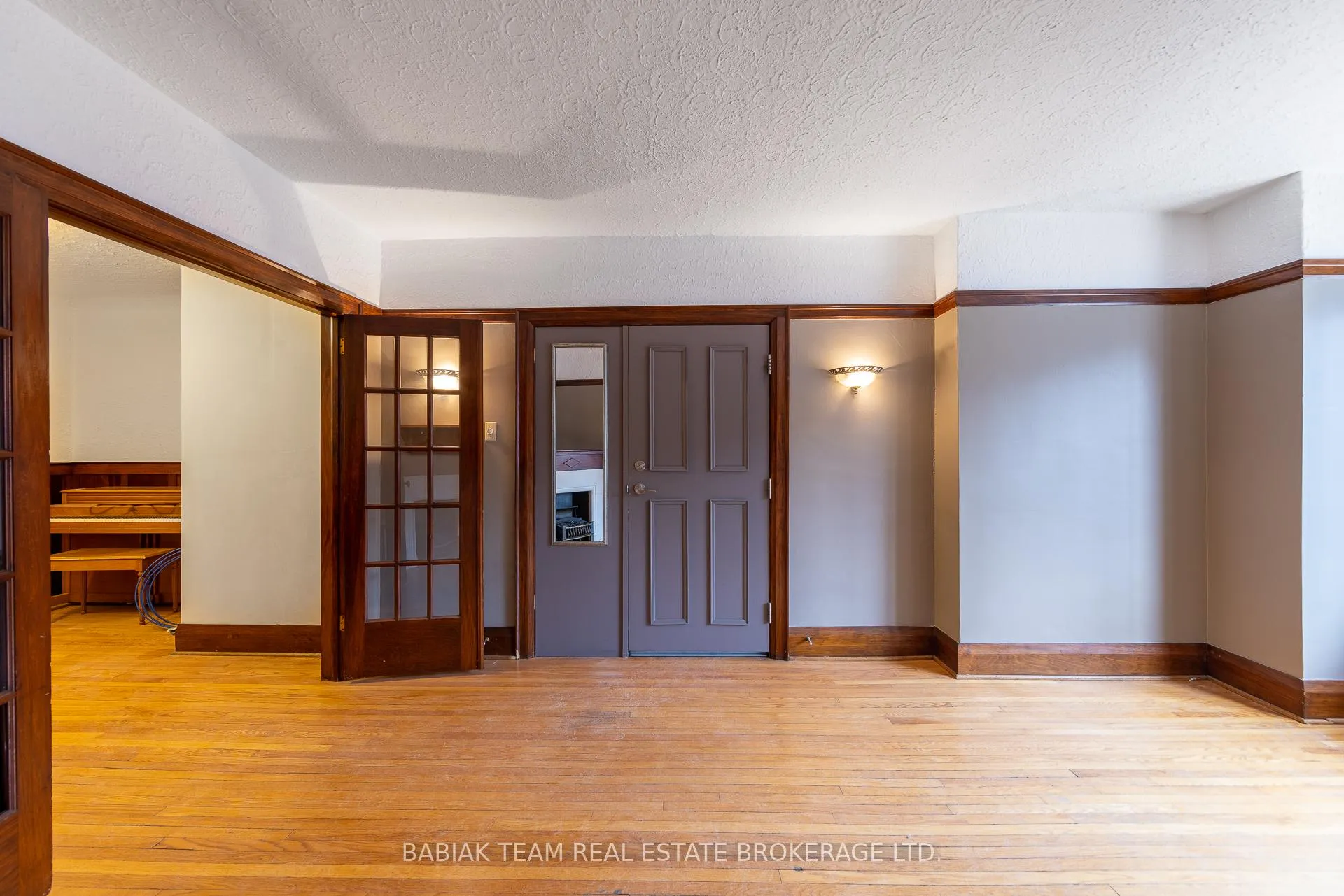 Photo 8 of Unit 1, 187 Jane Street, Toronto, Runnymede-Bloor West Village — HOMEH