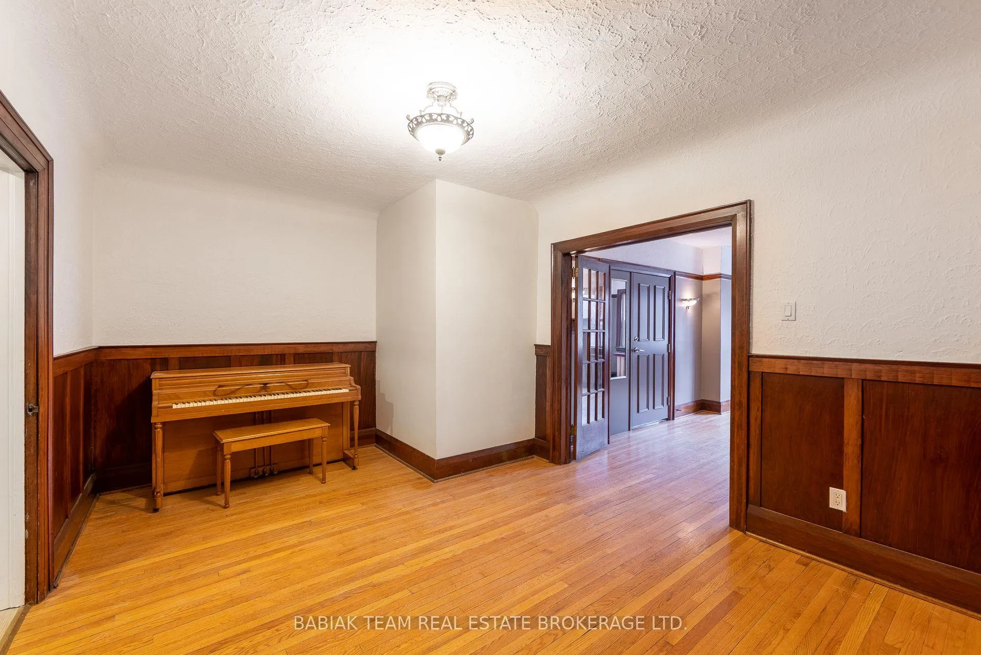 Photo 10 of Unit 1, 187 Jane Street, Toronto, Runnymede-Bloor West Village — HOMEH