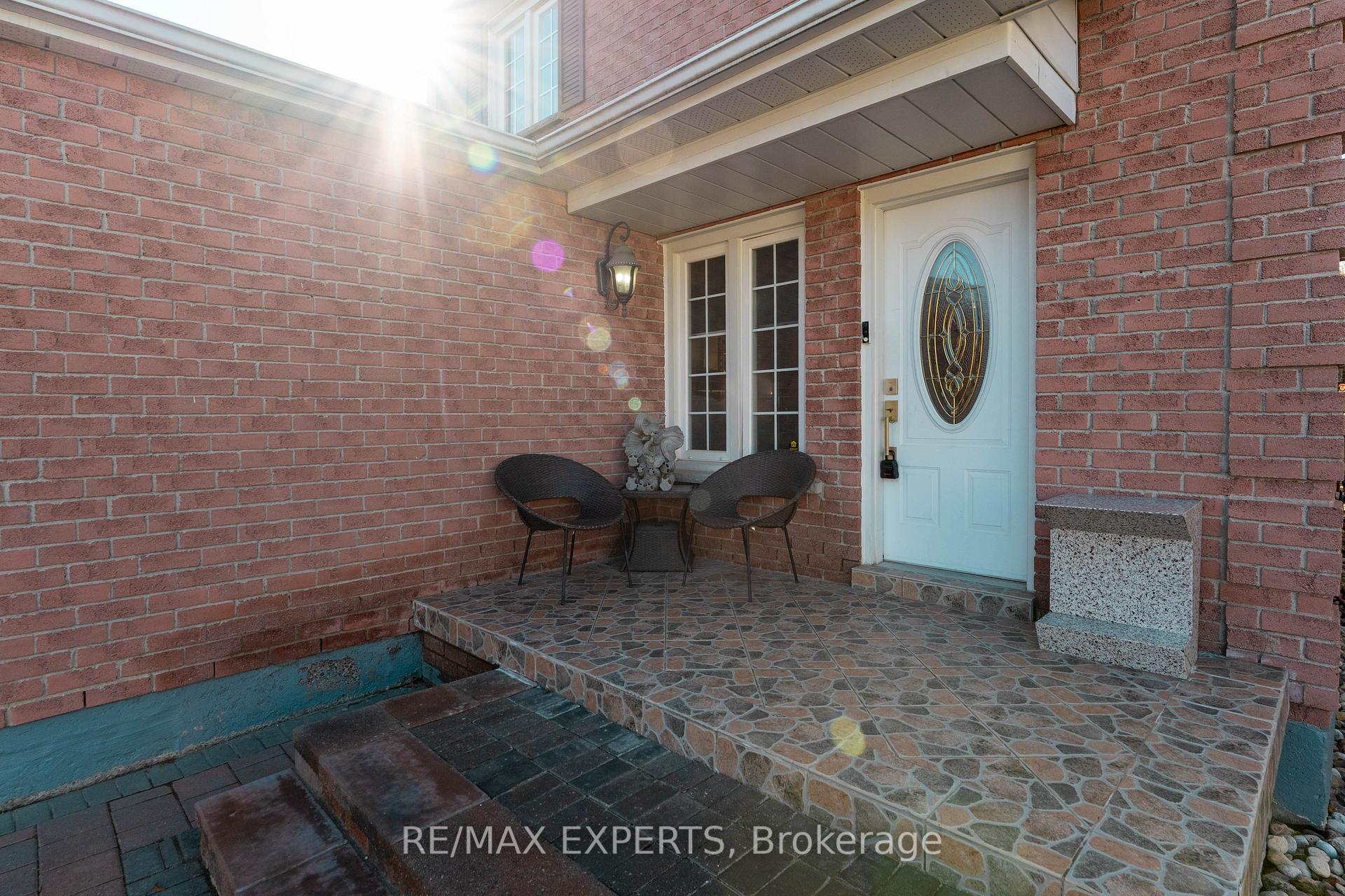 Photo 6 of 40 Large Crescent, Ajax, Central West — HOMEH