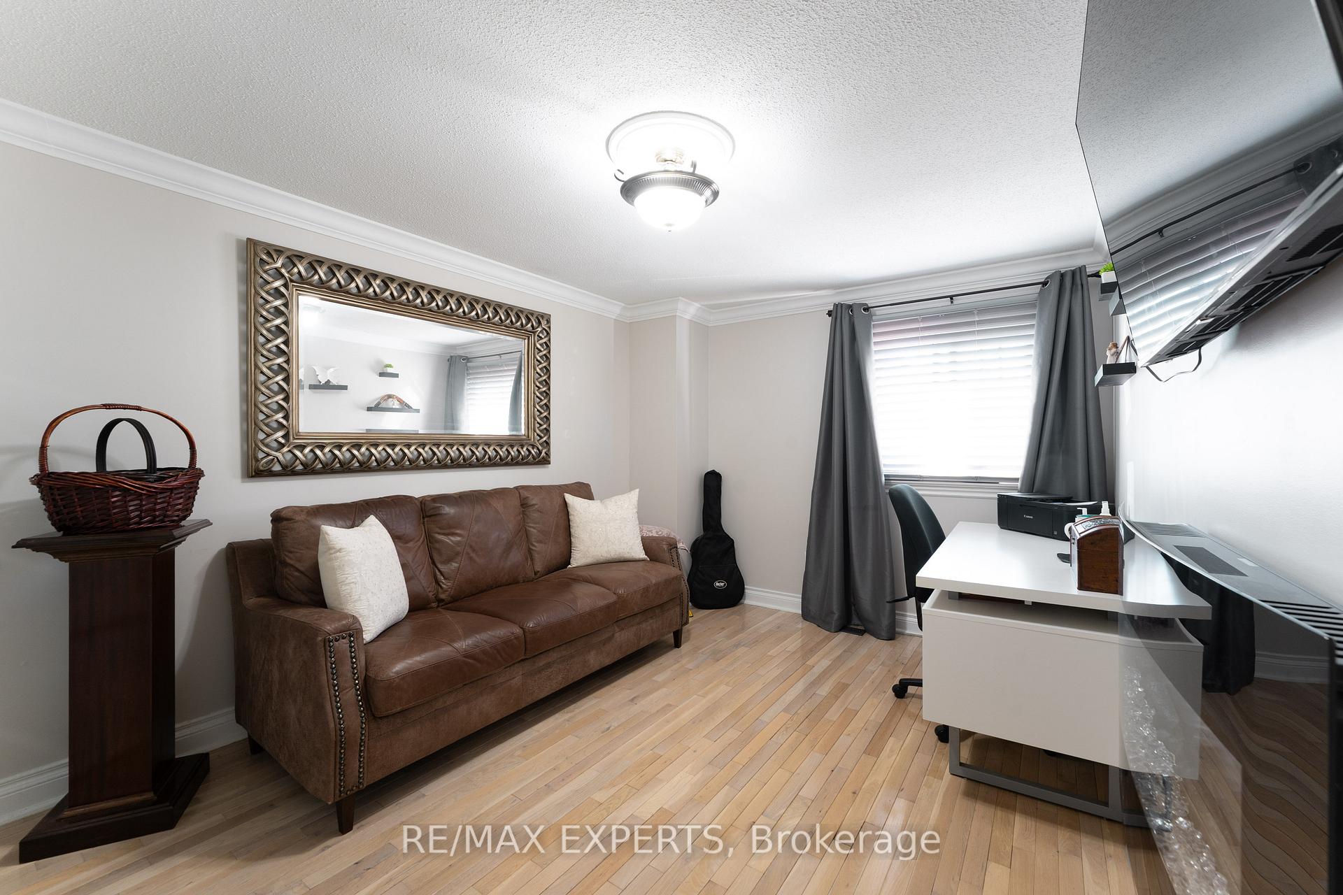 Photo 26 of 40 Large Crescent, Ajax, Central West — HOMEH