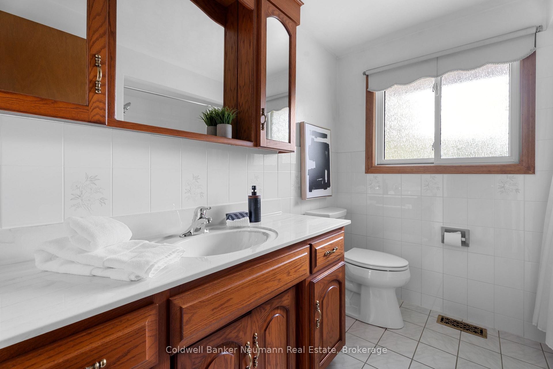 Photo 13 of 54 Glenburnie Drive, Guelph, Grange Road — HOMEH