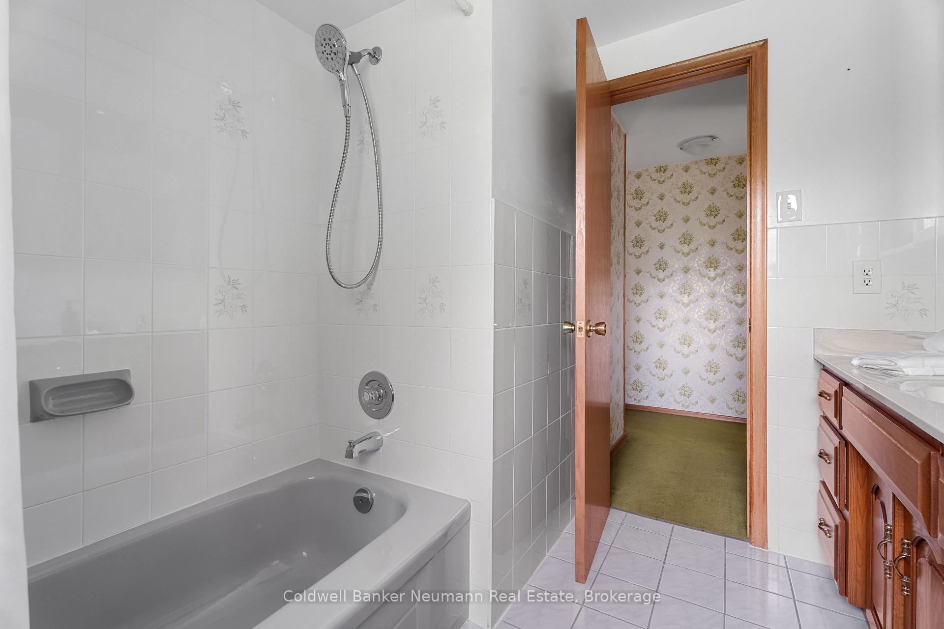 Photo 14 of 54 Glenburnie Drive, Guelph, Grange Road — HOMEH