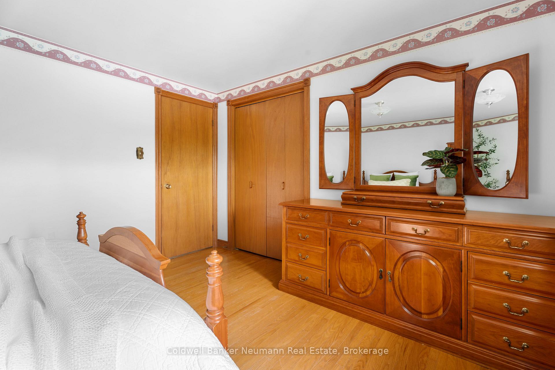 Photo 16 of 54 Glenburnie Drive, Guelph, Grange Road — HOMEH