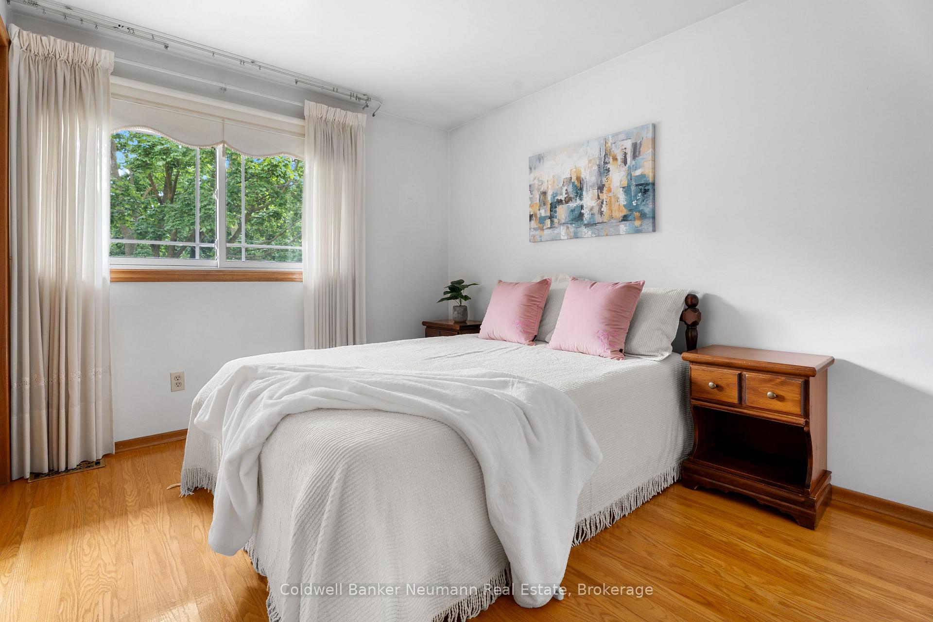 Photo 19 of 54 Glenburnie Drive, Guelph, Grange Road — HOMEH