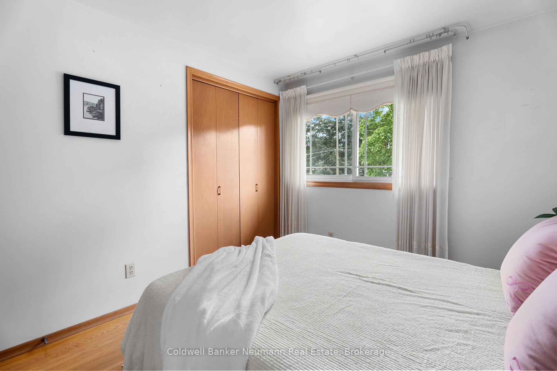 Photo 20 of 54 Glenburnie Drive, Guelph, Grange Road — HOMEH