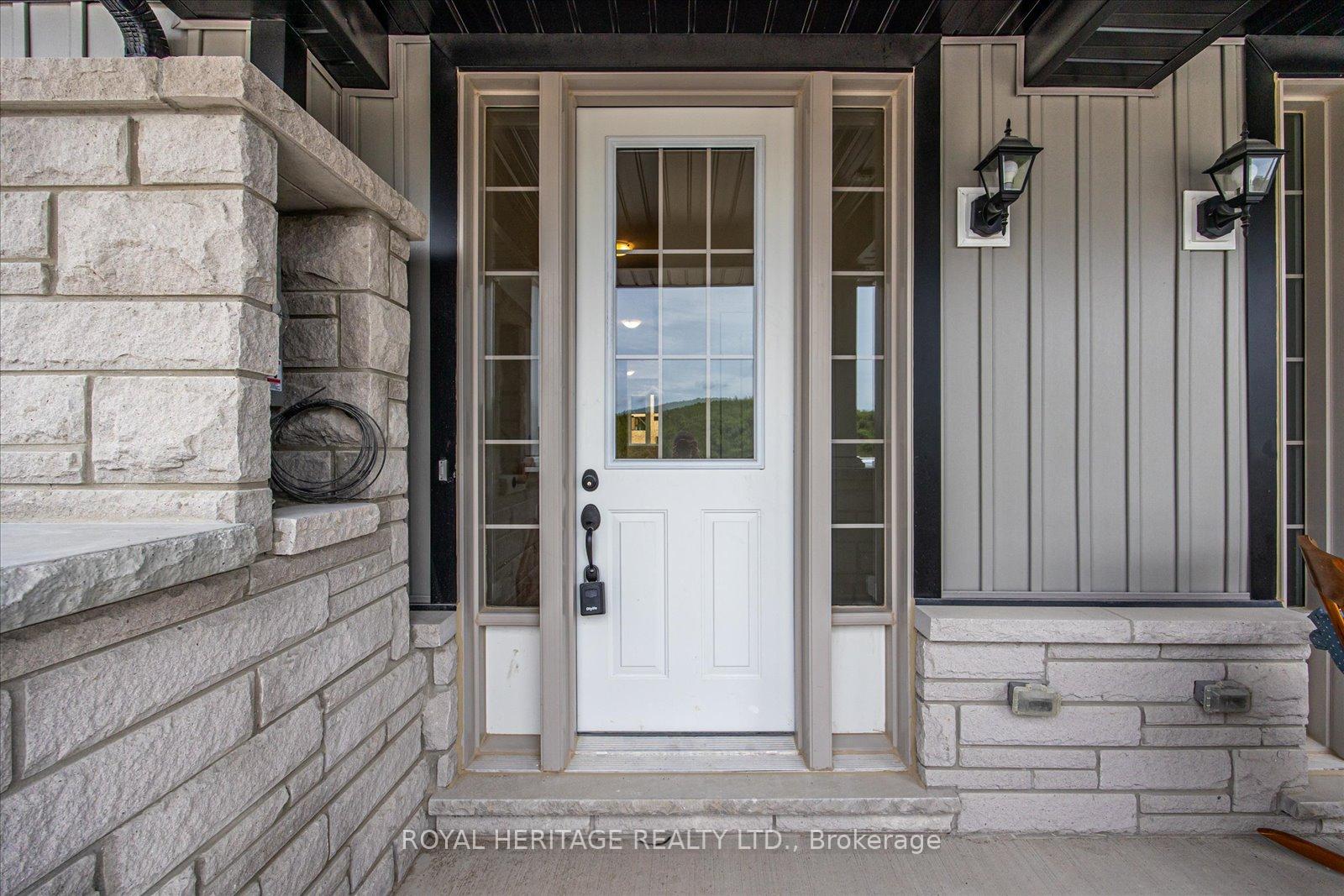 Photo 2 of 649 Pollock Grove, Peterborough, Monaghan Ward 2 — HOMEH