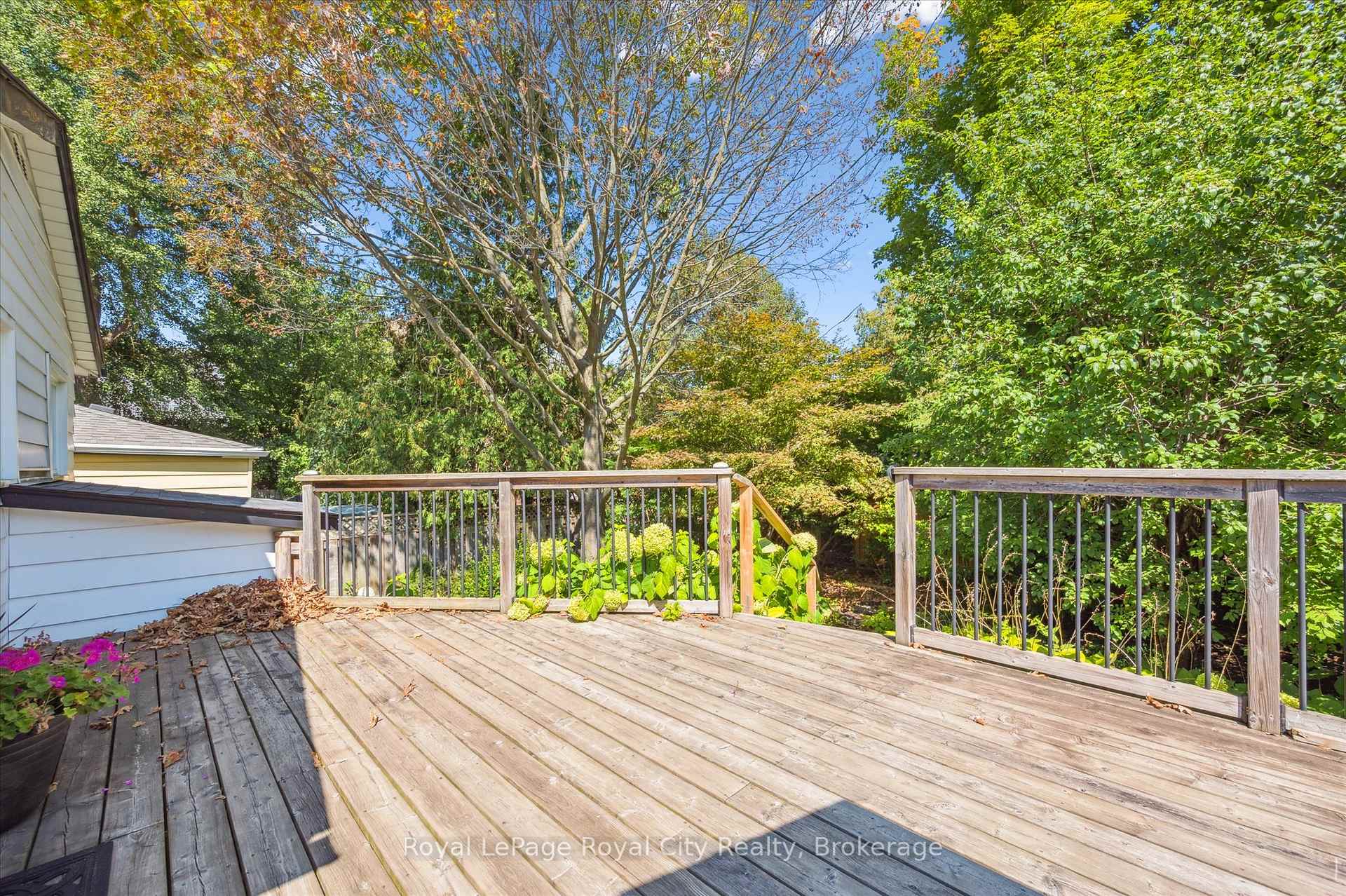 Photo 23 of 139 Dublin Street N, Guelph, Downtown — HOMEH