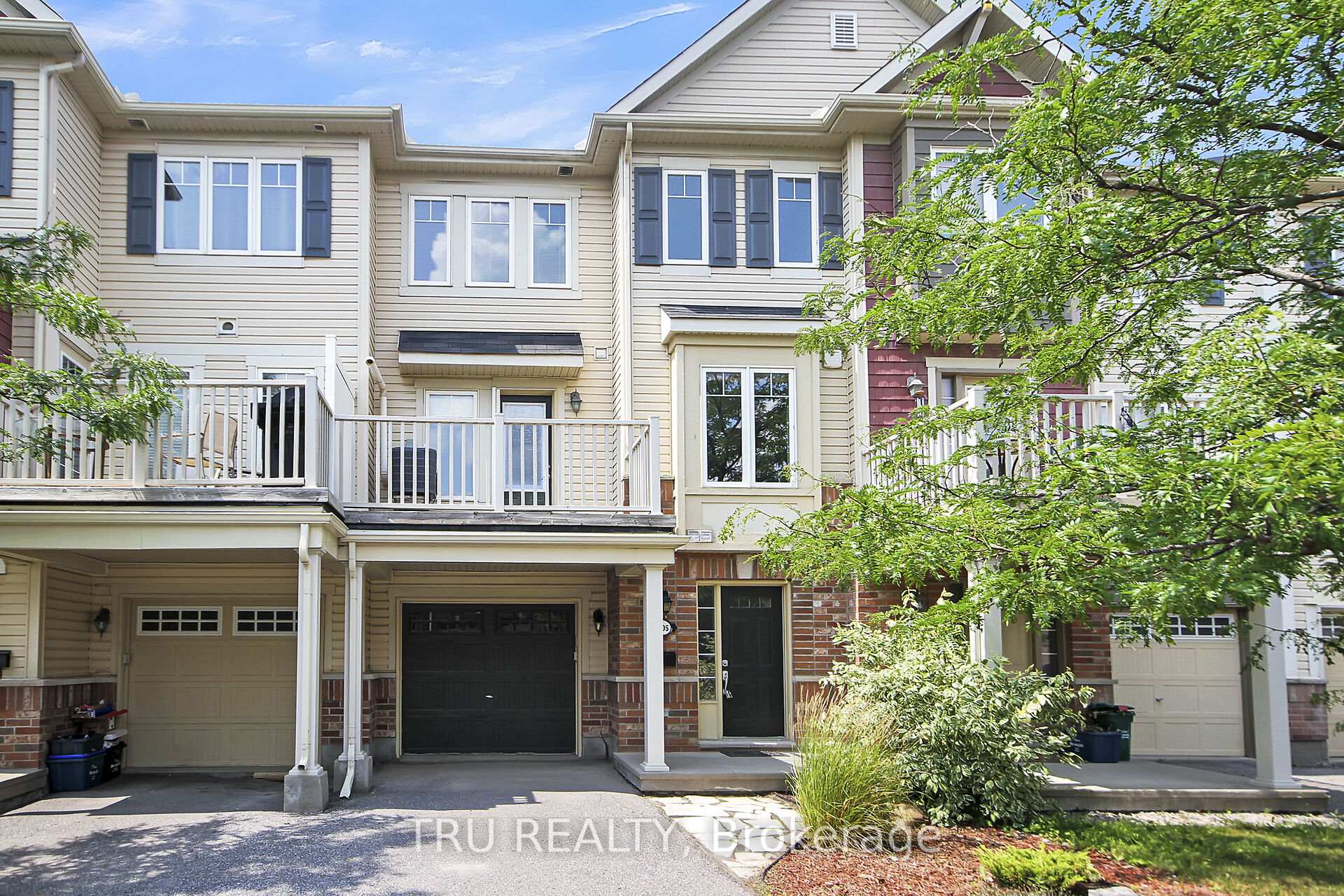 Front of 2505 Waterlilly Way