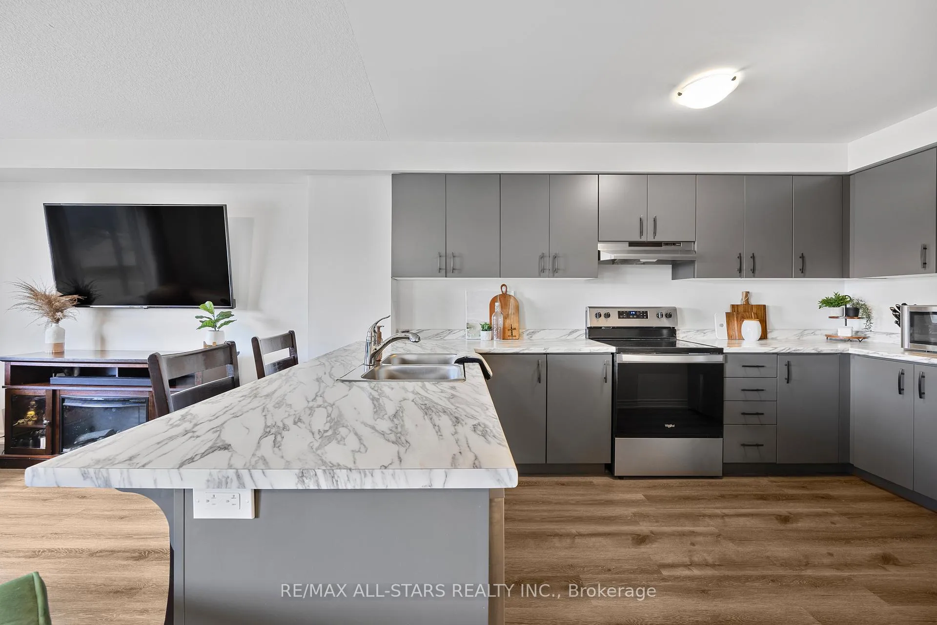 Photo 14 of 79 Dryden Lane, Hamilton, McQuesten — HOMEH