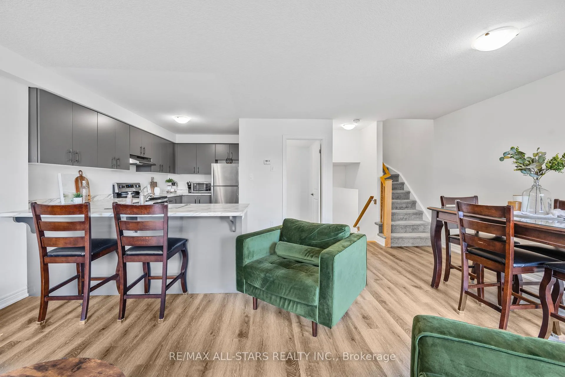 Photo 20 of 79 Dryden Lane, Hamilton, McQuesten — HOMEH