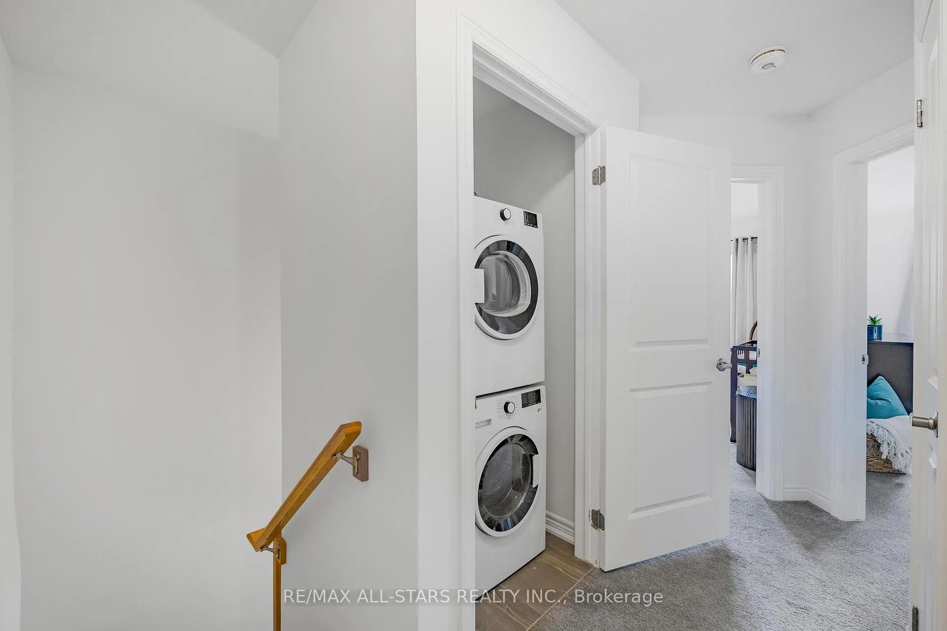 Photo 24 of 79 Dryden Lane, Hamilton, McQuesten — HOMEH