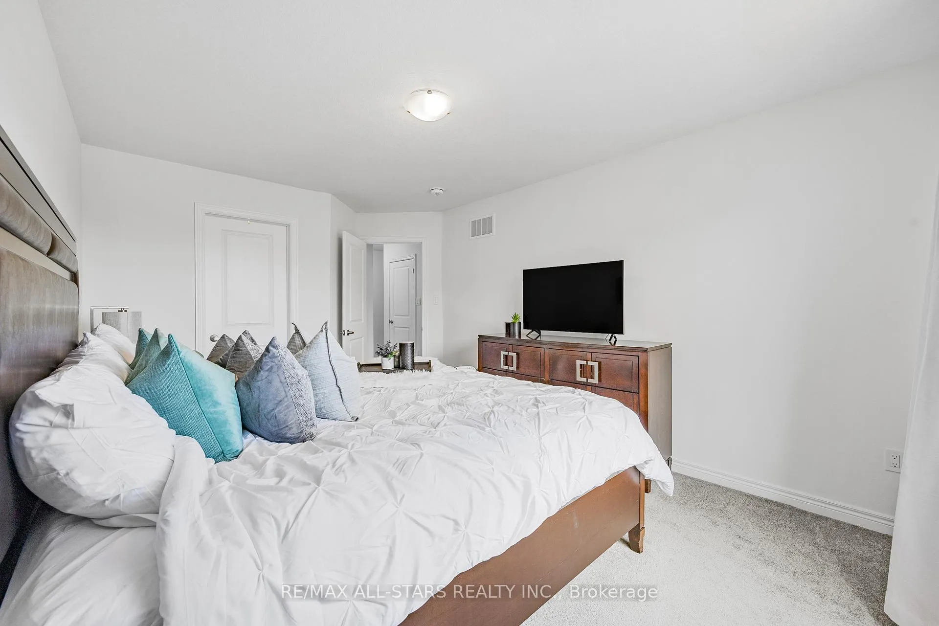 Photo 27 of 79 Dryden Lane, Hamilton, McQuesten — HOMEH
