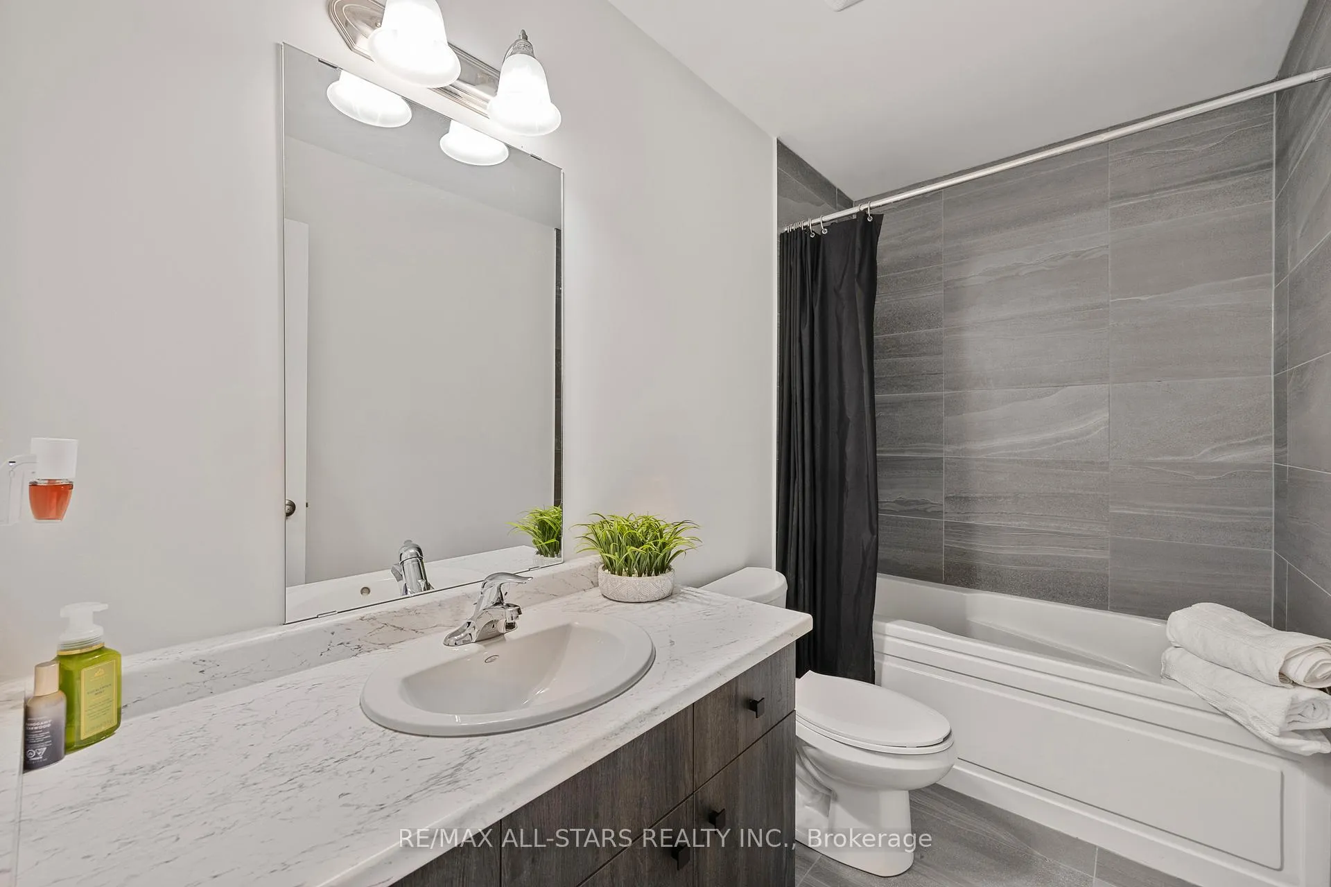 Photo 29 of 79 Dryden Lane, Hamilton, McQuesten — HOMEH