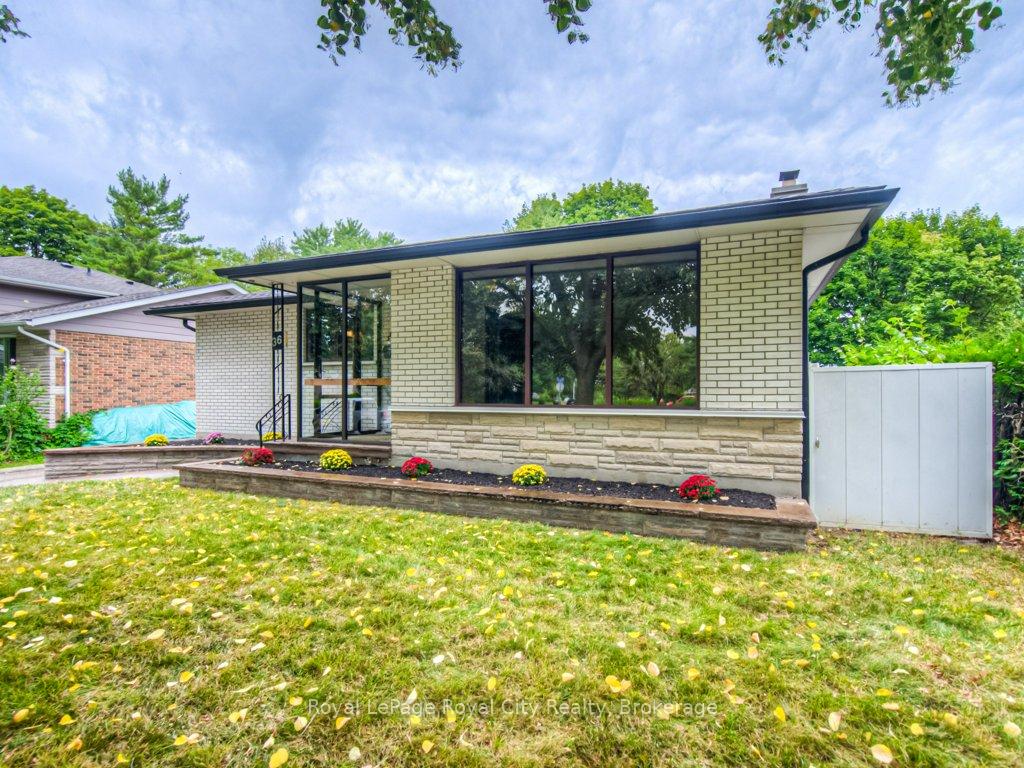 Photo 3 of 36 Argyle Drive, Guelph, Dovercliffe Park/Old University — HOMEH