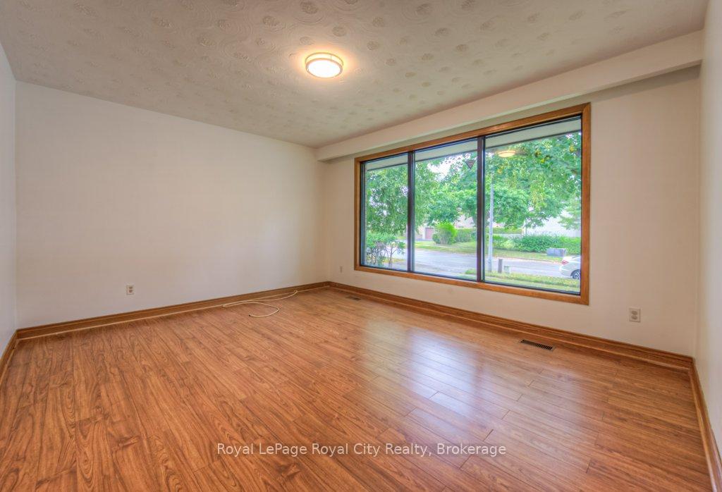 Photo 7 of 36 Argyle Drive, Guelph, Dovercliffe Park/Old University — HOMEH
