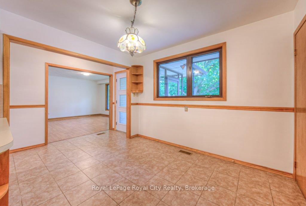 Photo 12 of 36 Argyle Drive, Guelph, Dovercliffe Park/Old University — HOMEH