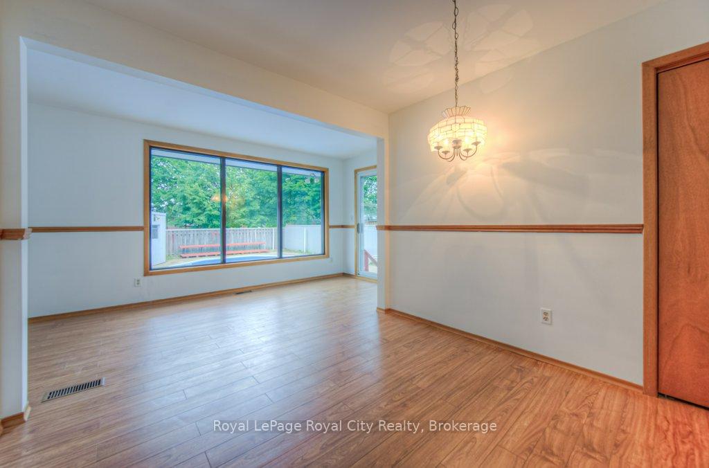 Photo 14 of 36 Argyle Drive, Guelph, Dovercliffe Park/Old University — HOMEH