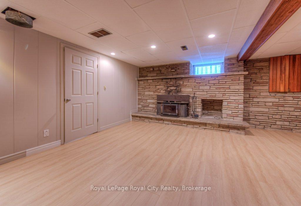 Photo 22 of 36 Argyle Drive, Guelph, Dovercliffe Park/Old University — HOMEH