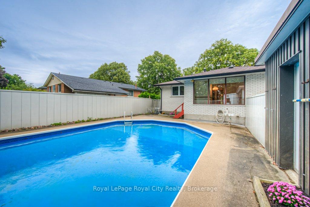 Photo 27 of 36 Argyle Drive, Guelph, Dovercliffe Park/Old University — HOMEH