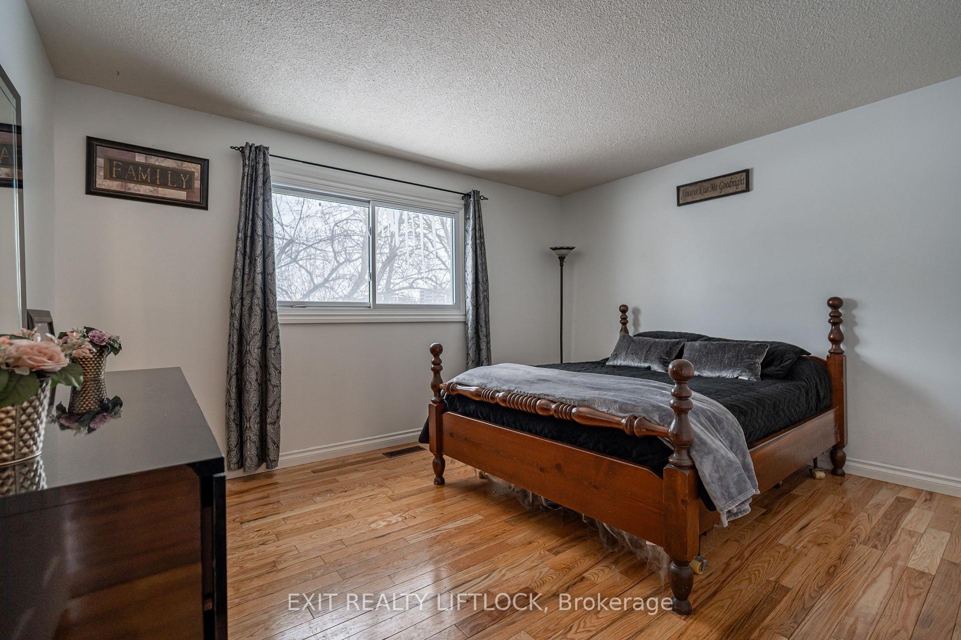 Photo 13 of 949 Golfview Road, Peterborough, Otonabee Ward 1 — HOMEH