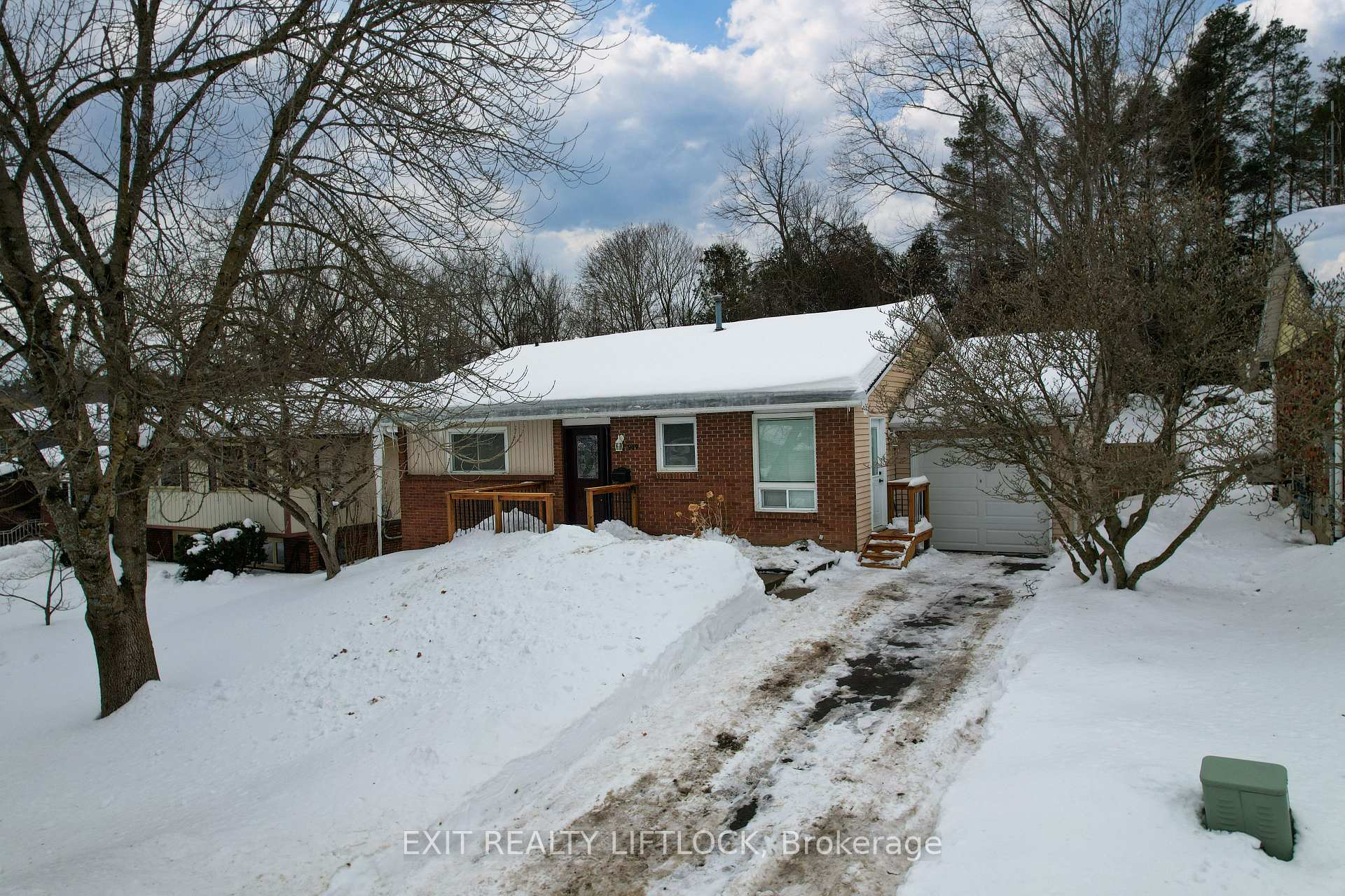 Photo 29 of 949 Golfview Road, Peterborough, Otonabee Ward 1 — HOMEH
