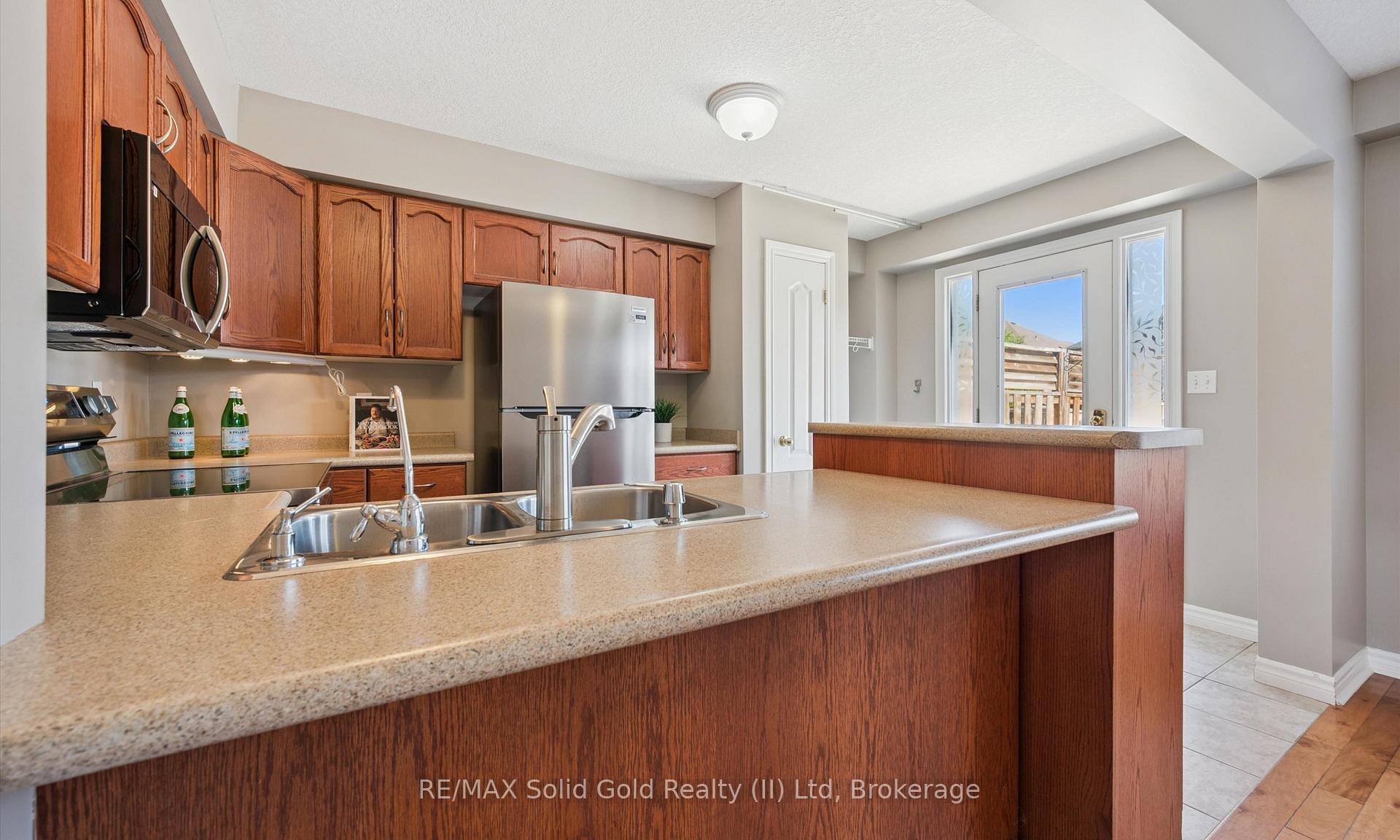Photo 20 of 543 Victoria Road N, Guelph, Victoria North — HOMEH