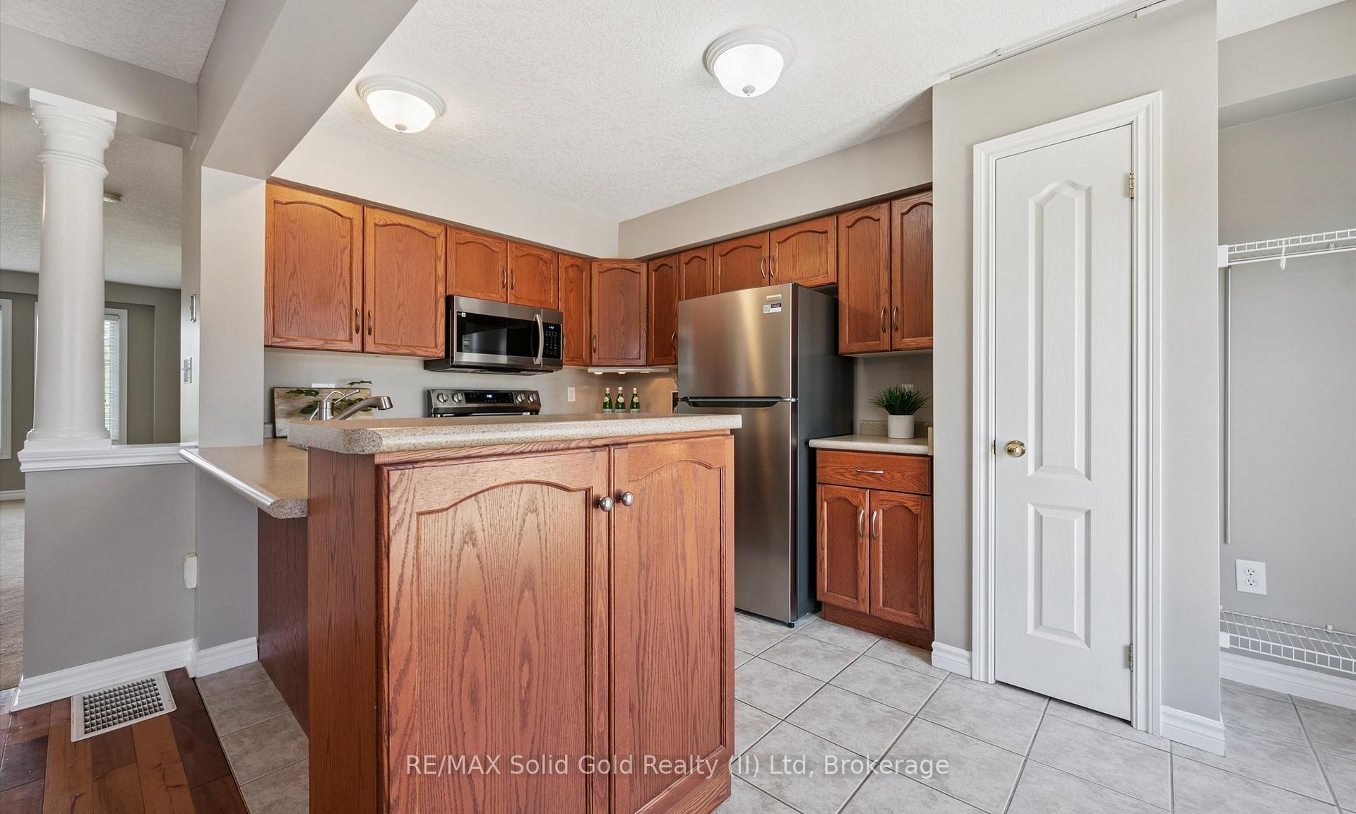 Photo 21 of 543 Victoria Road N, Guelph, Victoria North — HOMEH