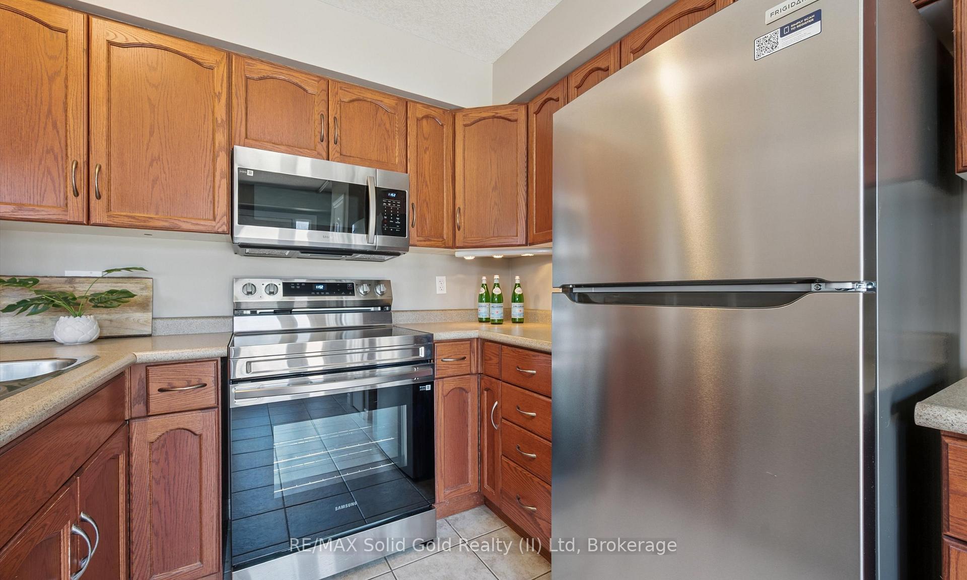 Photo 24 of 543 Victoria Road N, Guelph, Victoria North — HOMEH