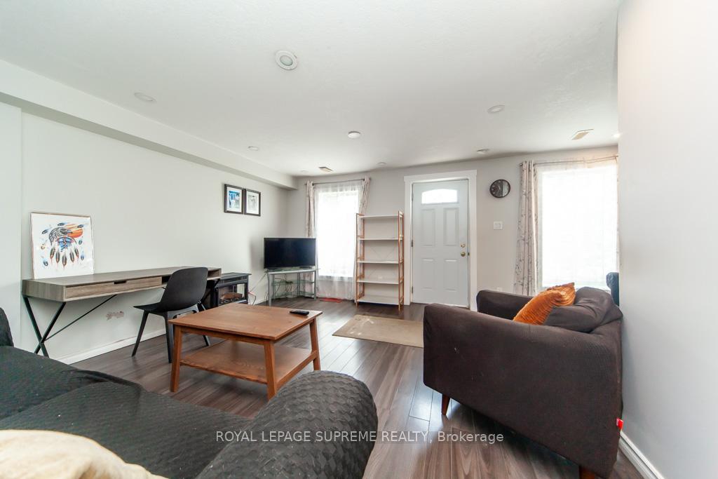 Photo 3 of 13 Robins Avenue, Hamilton, Crown Point — HOMEH