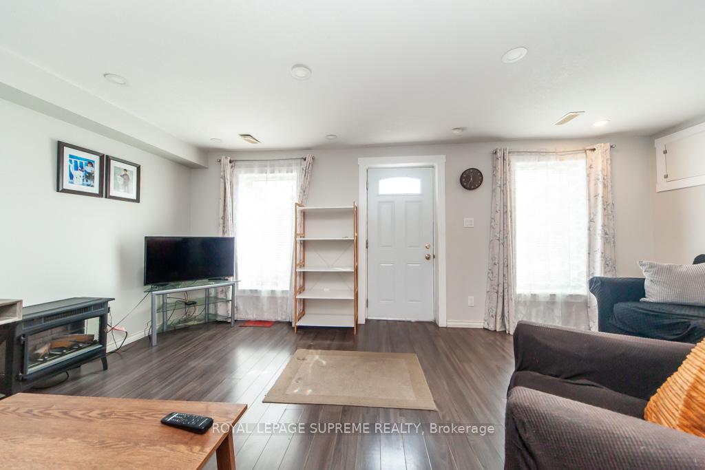 Photo 4 of 13 Robins Avenue, Hamilton, Crown Point — HOMEH
