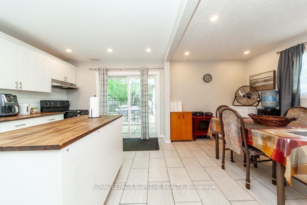 Photo 10 of 13 Robins Avenue, Hamilton, Crown Point — HOMEH