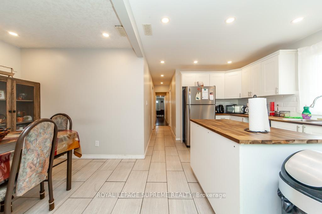 Photo 11 of 13 Robins Avenue, Hamilton, Crown Point — HOMEH
