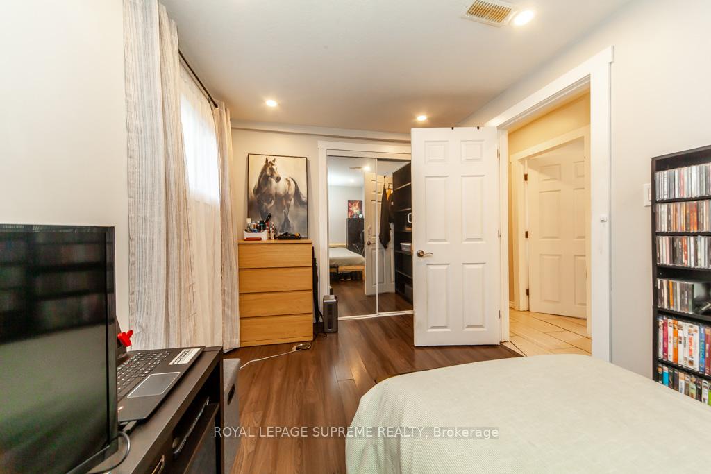 Photo 18 of 13 Robins Avenue, Hamilton, Crown Point — HOMEH