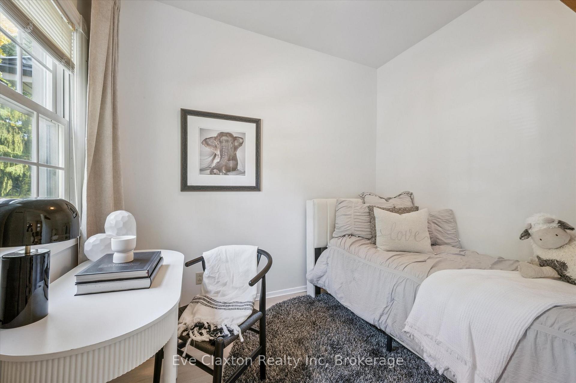 Photo 10 of 140 Arthur Street N, Guelph, St. George's — HOMEH