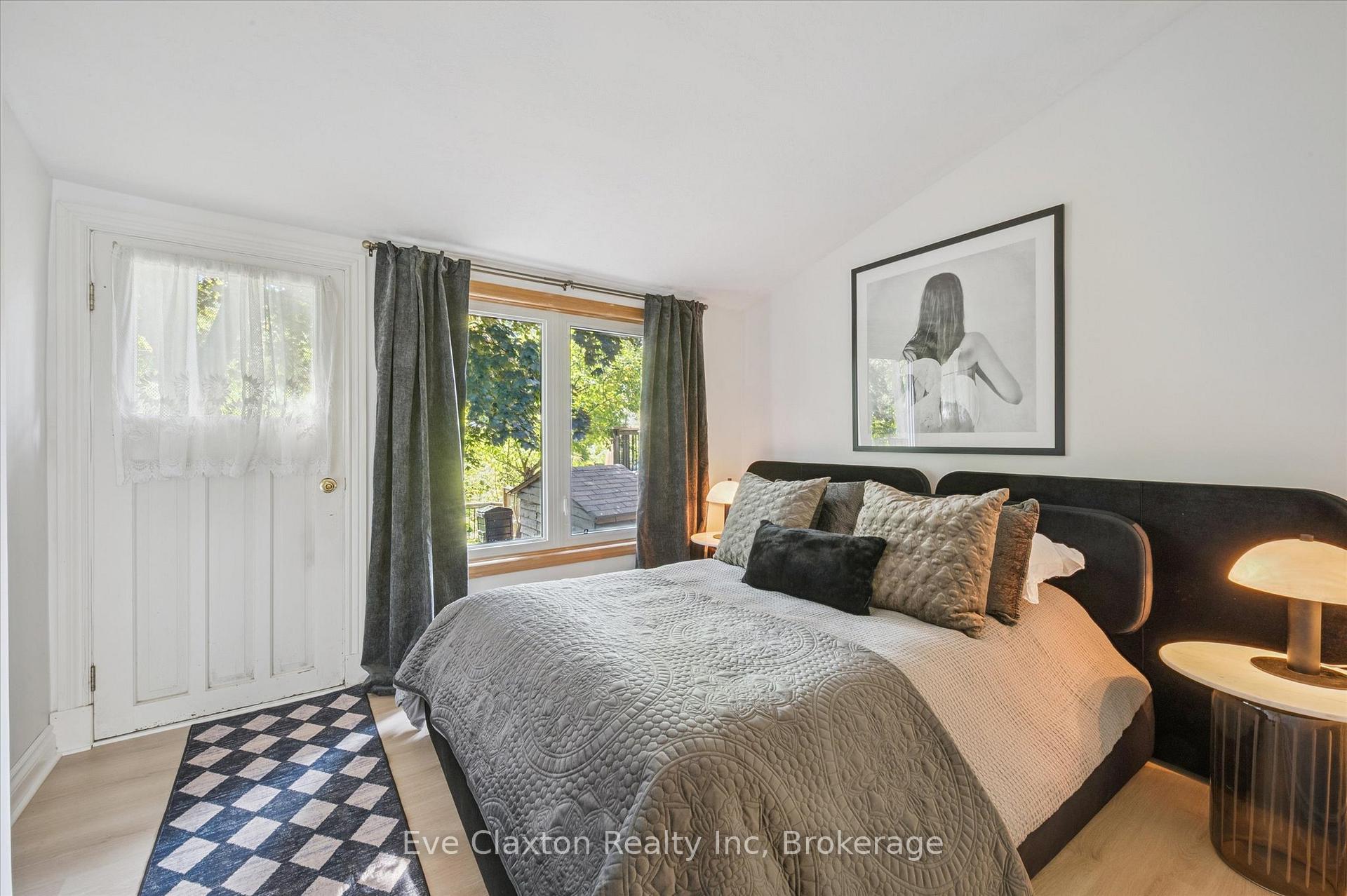 Photo 11 of 140 Arthur Street N, Guelph, St. George's — HOMEH