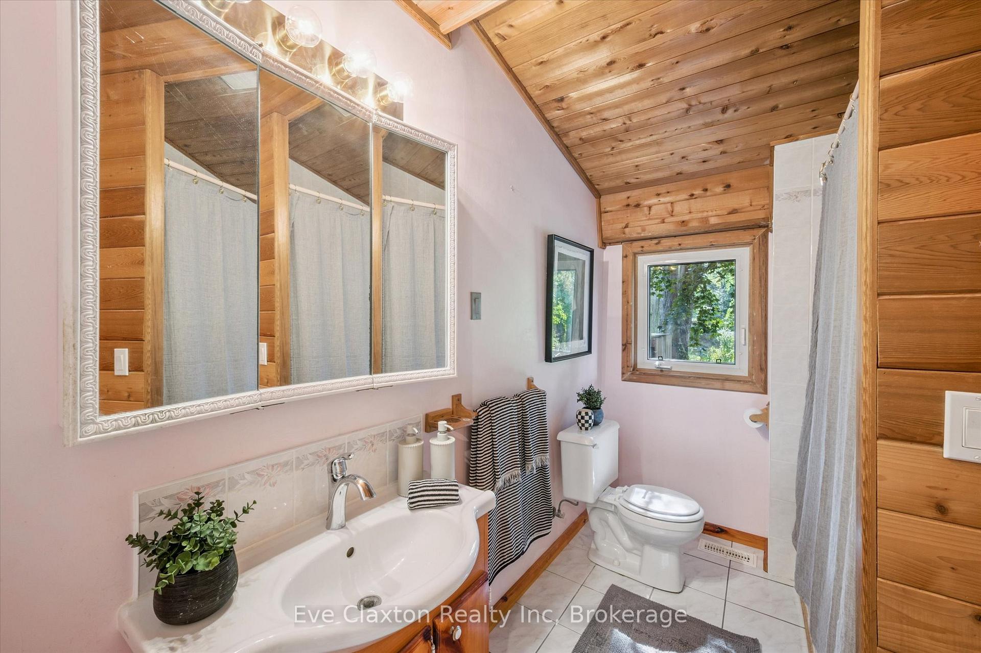 Photo 13 of 140 Arthur Street N, Guelph, St. George's — HOMEH